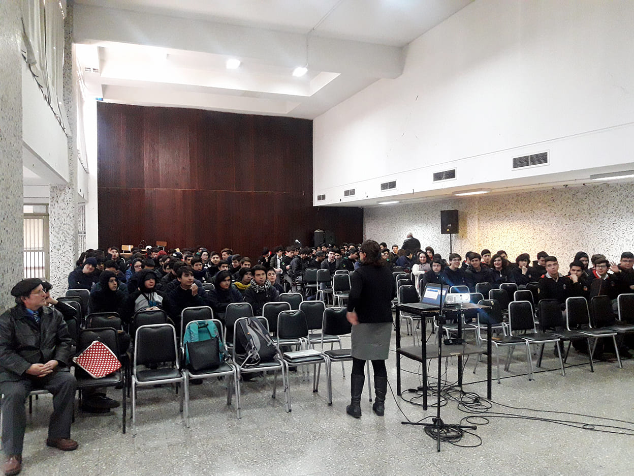 foto de galería 2018-Charla-alumnos-IN